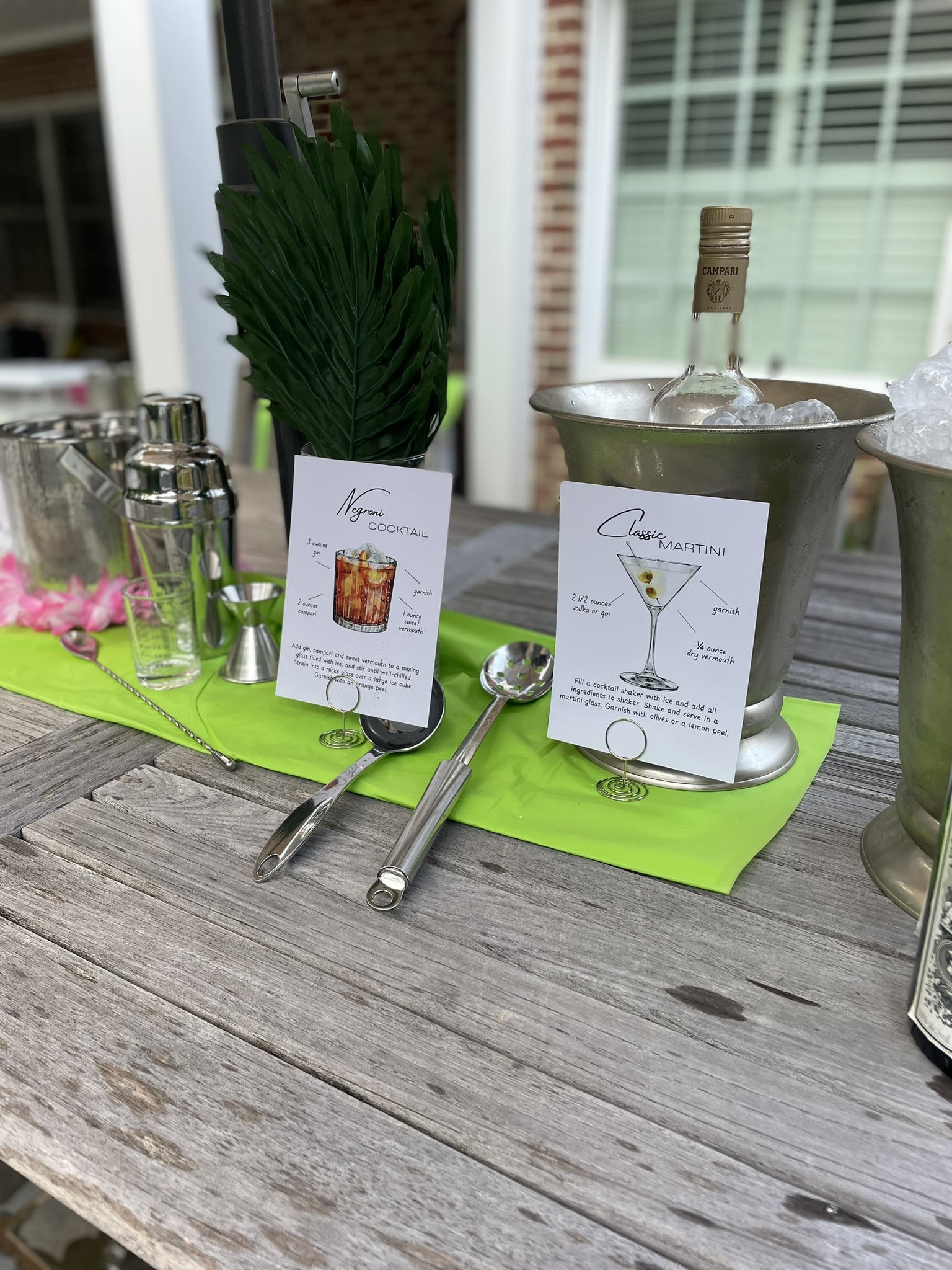 luau happy hour