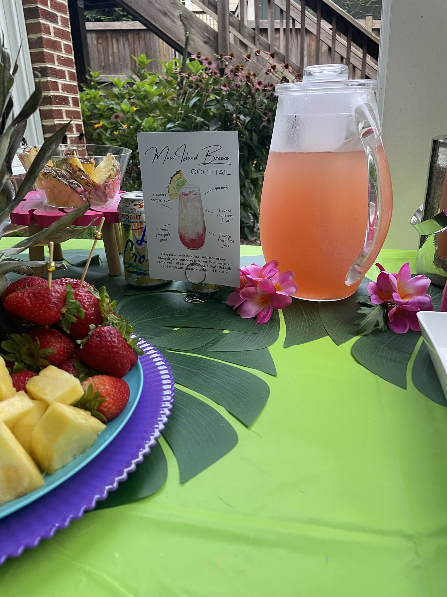 luau happy hour
